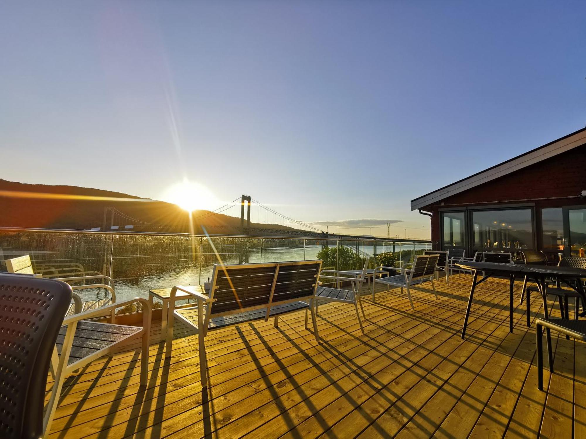 Tjeldsundbrua Hotel Skanland エクステリア 写真