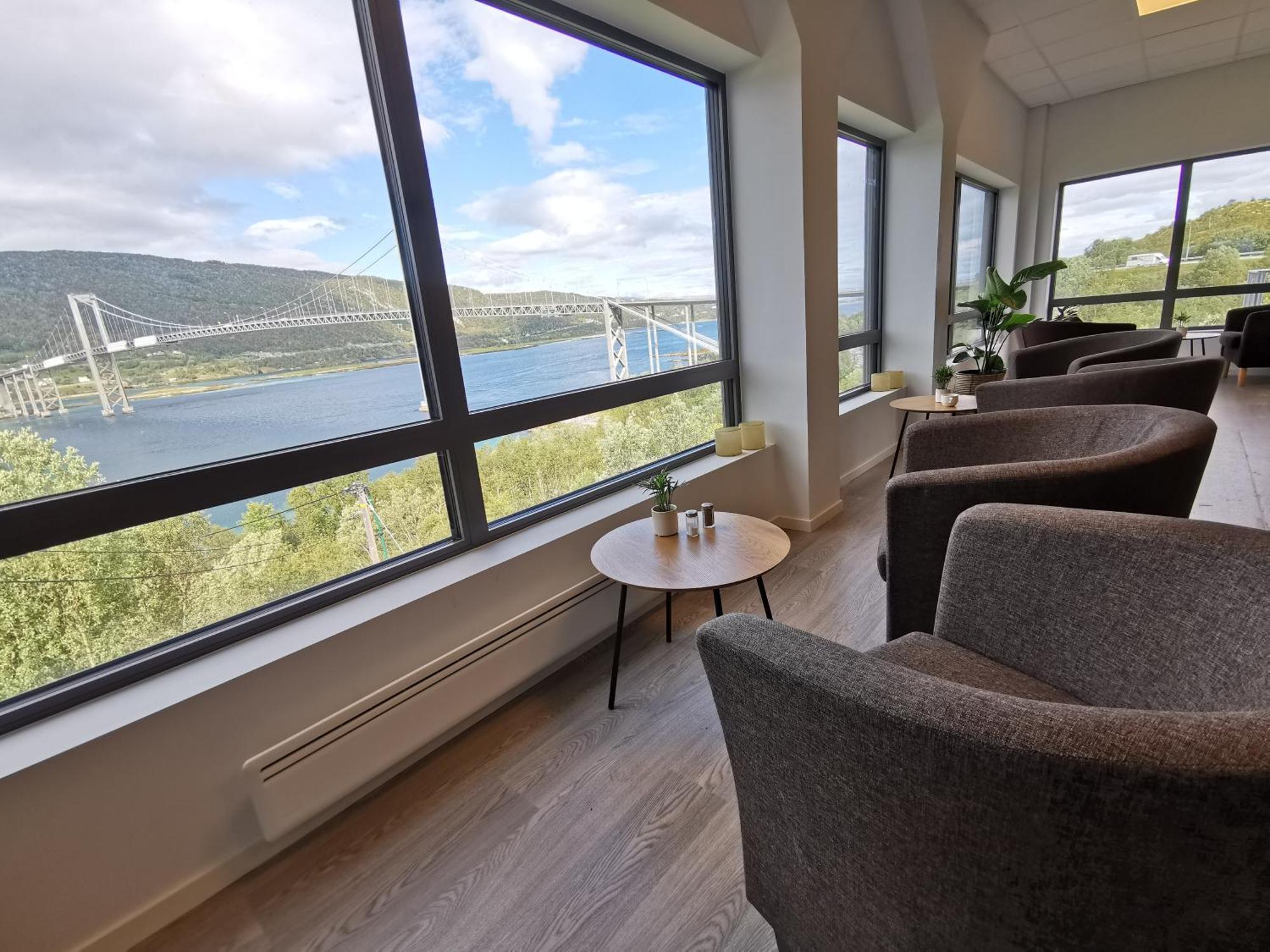 Tjeldsundbrua Hotel Skanland エクステリア 写真